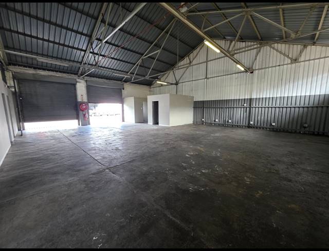 239M² WAREHOUSE TO LET IN CITY DEEP